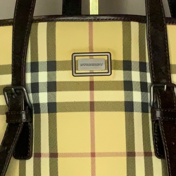 Burberry Nova Check Bucket Bag Tote in Coated Canvas (9.5" x 11") - Picture 3 of 14
